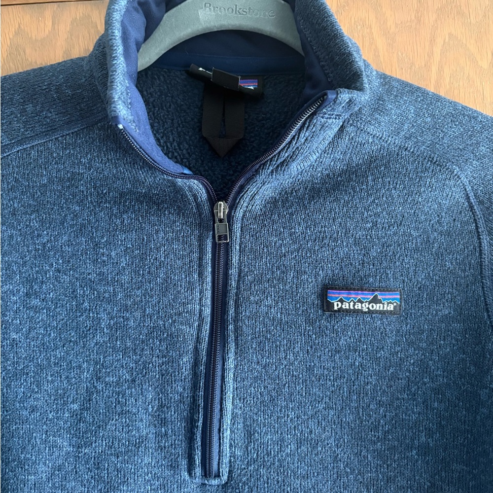 Patagonia Women’s pullover Navy size M
